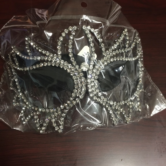 Crystal Rhinestone Royal Venetian Cat Eye … - Picture 4 of 4